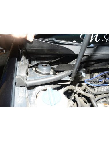 Front Strut Brace Volkswagen Golf