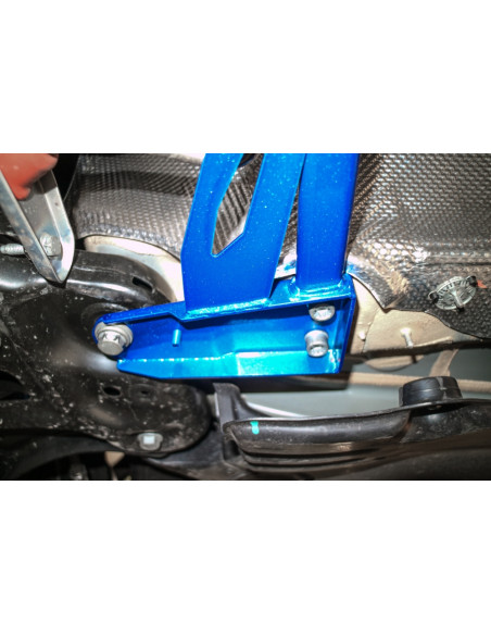 Barra di rinforzo anteriore inferiore Hardrace Volkswagen Polo MK6 AW