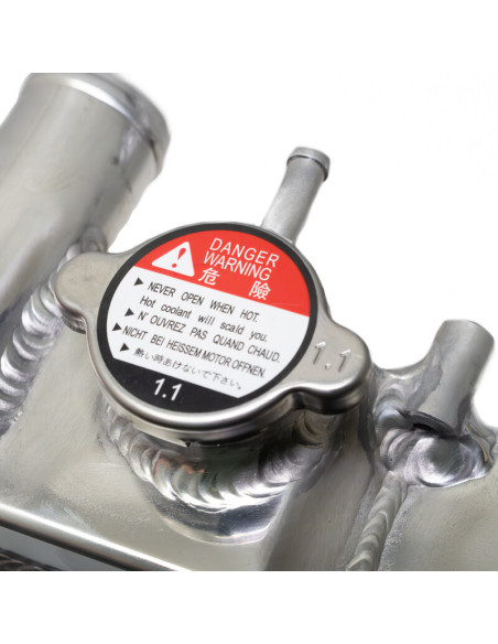 Radiatore in alluminio Cooling Solutions per Mitsubishi Lancer Evo 7/8/9